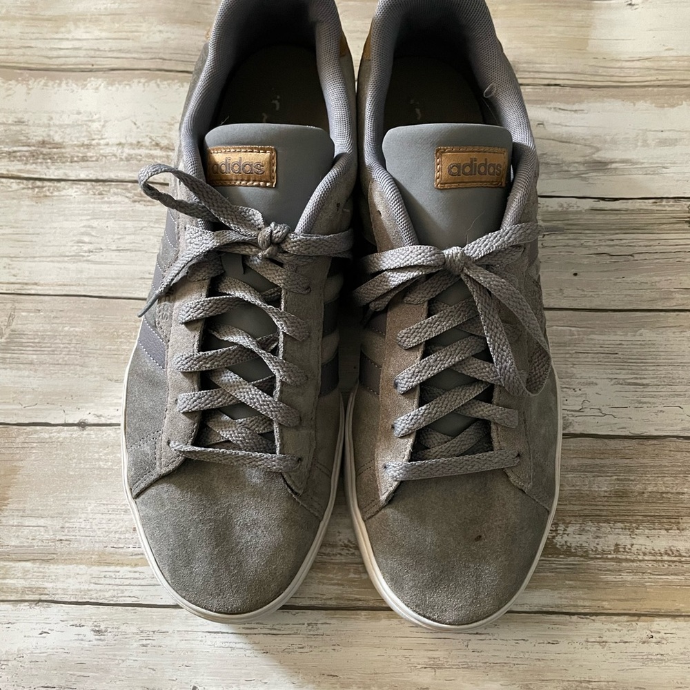 Men’s gray adidas tennis shoe sneaker size 11
